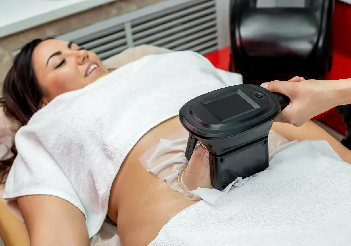 Body sculpting procedure in clinic